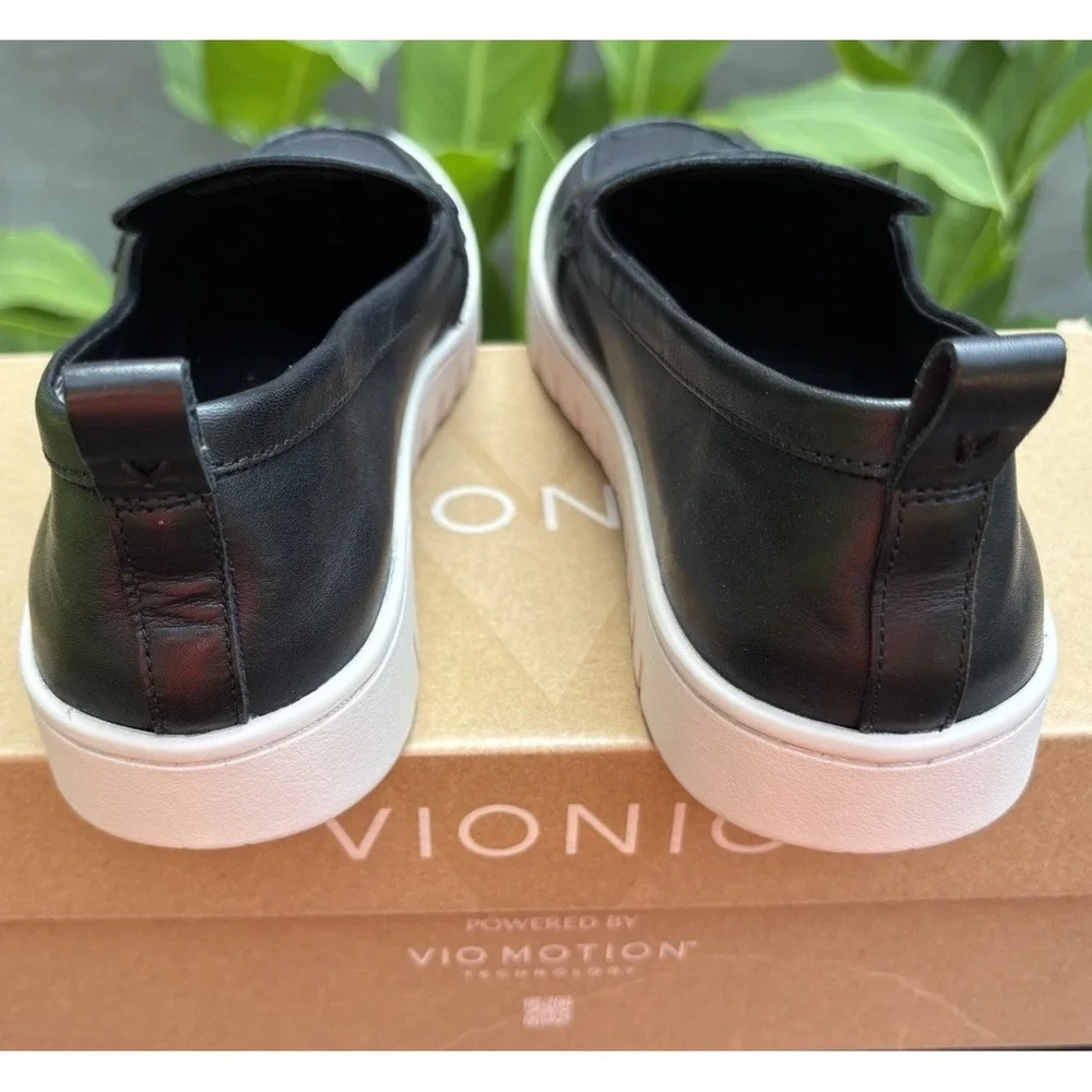 Vionic Women's Uptown Loafer Black Size 9 Orthopedic